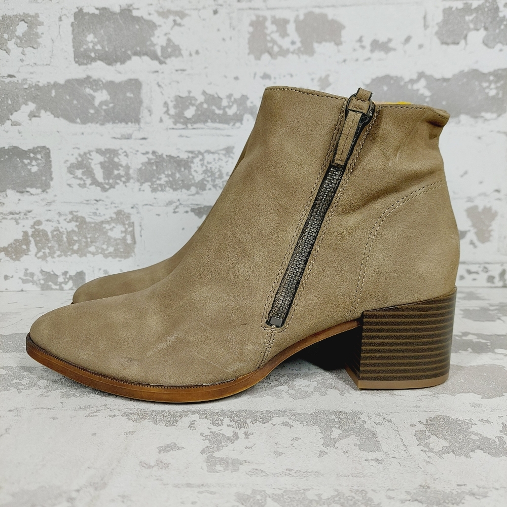 New LifeStride Dynasty Desert Suede Block Heel Ankle Booties M782